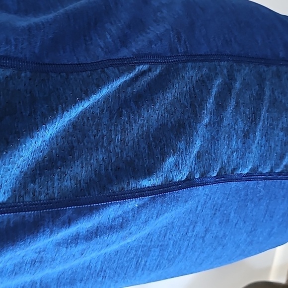 American Eagle Active Extreme Flex Heathered Blue and Black Short Sleeve Tee - Picture 7 of 12